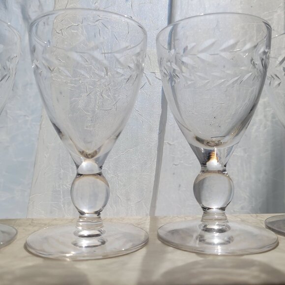Set Of 4 Vintage Crystal Cordial Glasses With Etched Leaf Design & Bubble Stem - Picture 5 of 5